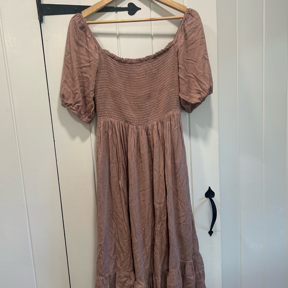 Neuflora smocked midi dress in Mauve